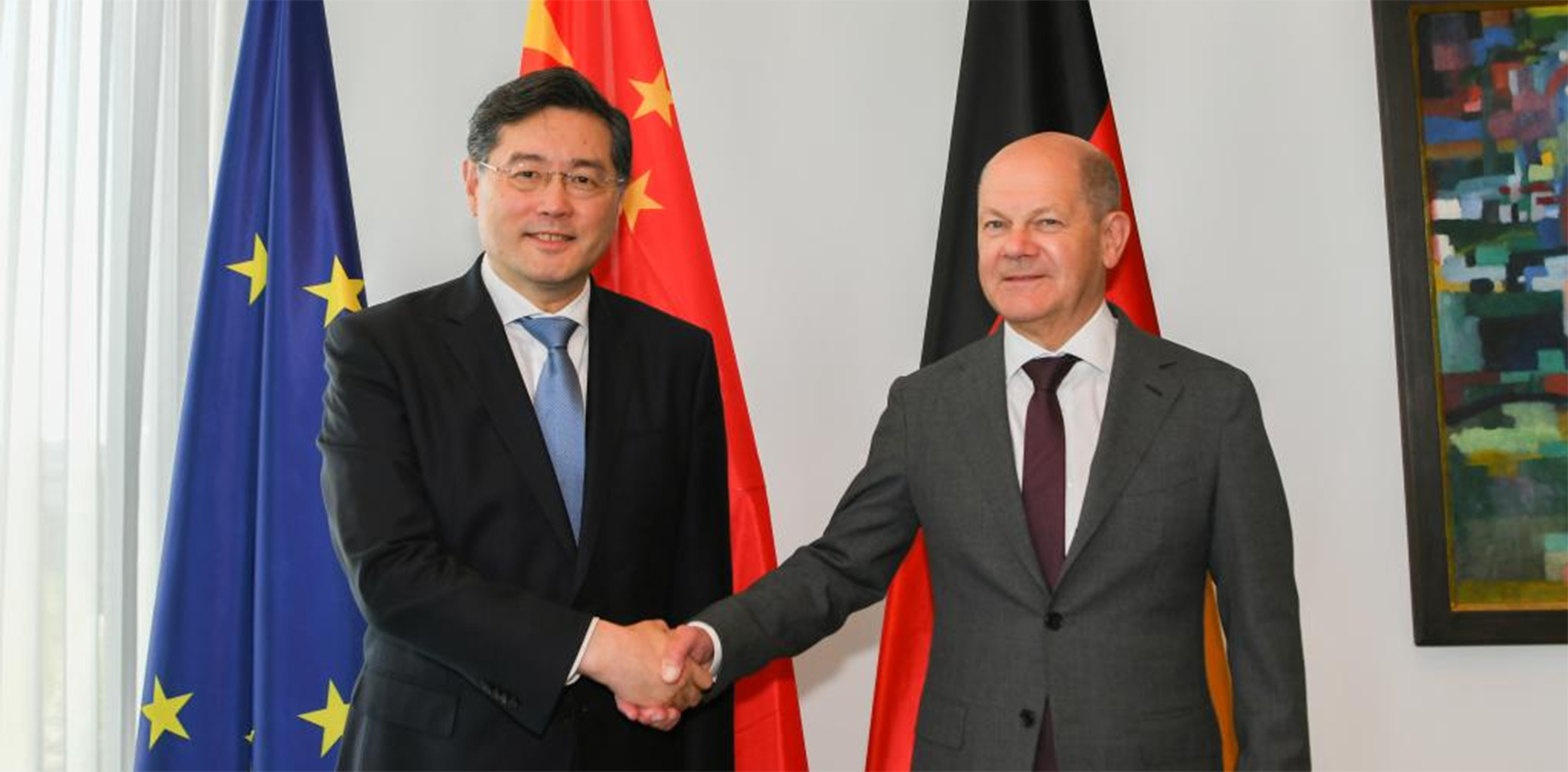 ما أهداف الجولة الأوروبية لوزير الخارجية الصيني؟