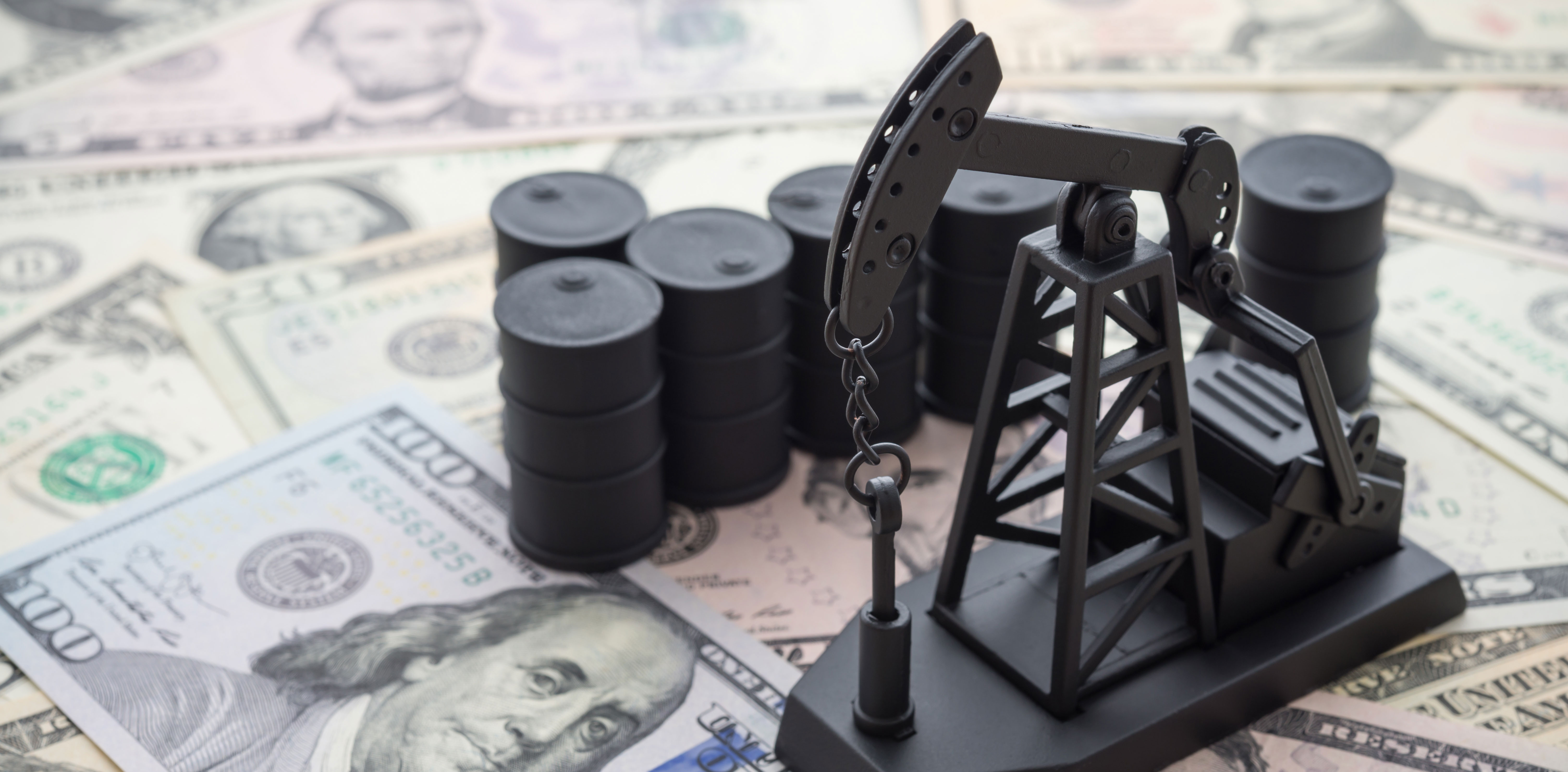 هل تنتهي هيمنة الدولار؟