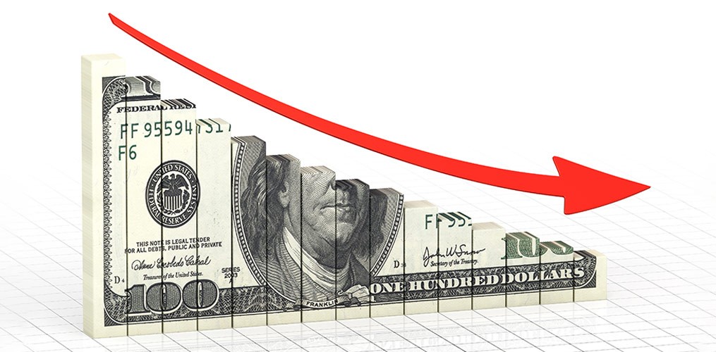 ما العوامل الداعمة لتوقعات تراجع الدولار الأمريكي بقوة مستقبلاً؟