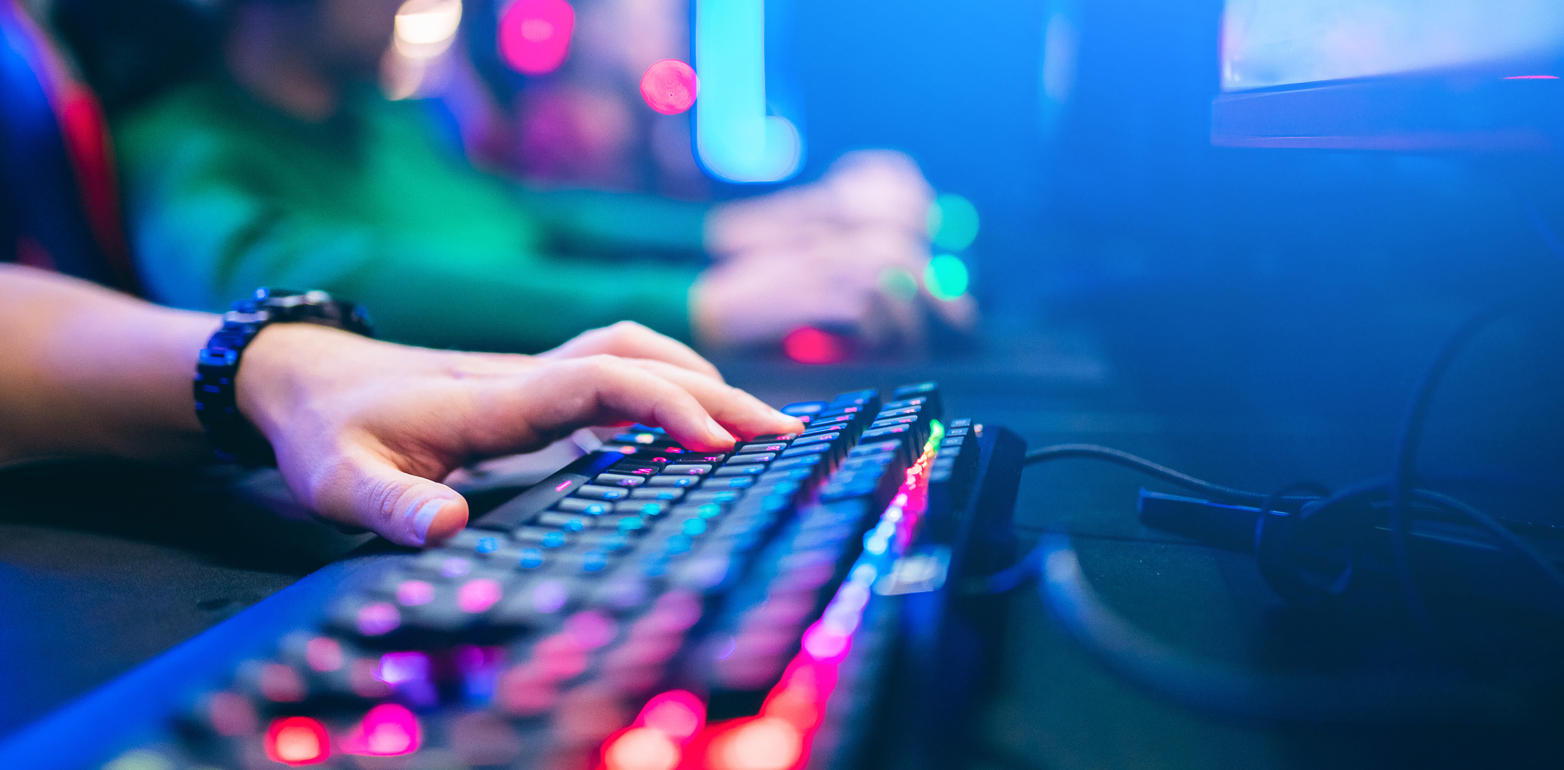 كيف يتفوق التهديد الاستخباراتي لمحترفي الألعاب الإلكترونية على الجواسيس؟