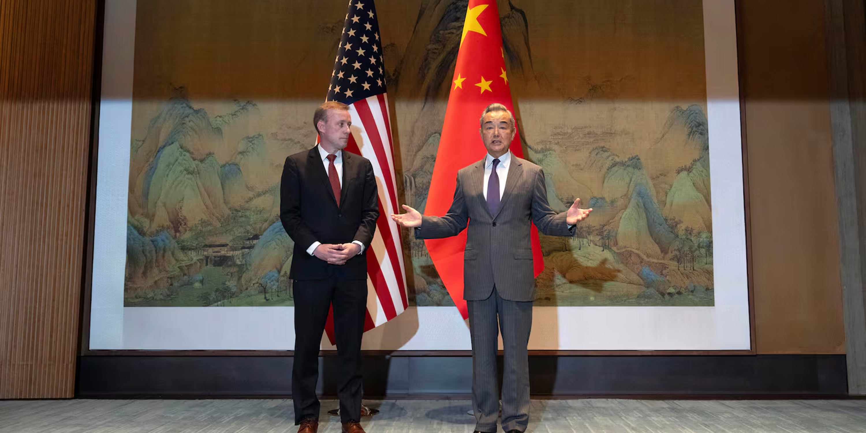 ما هي القضايا المطروحة خلال زيارة مستشار الأمن القومي الأمريكي للصين؟