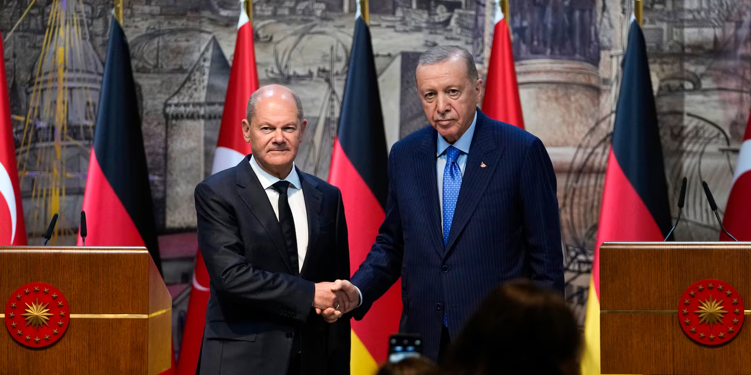 ما أبعاد زيارة المستشار الألماني إلى تركيا؟