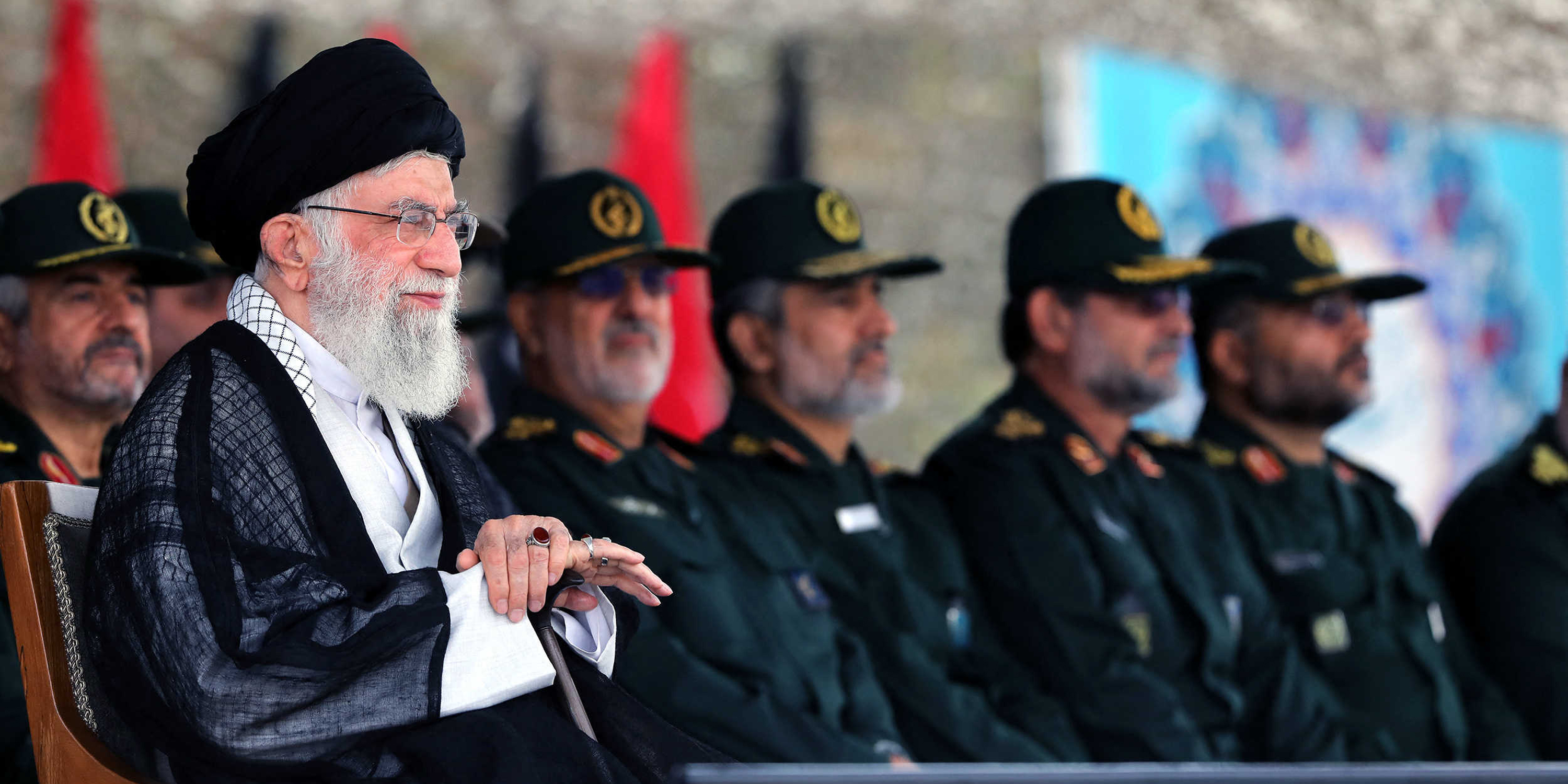 لماذا يطالب المتشددون في إيران بالرد على الهجوم الإسرائيلي؟