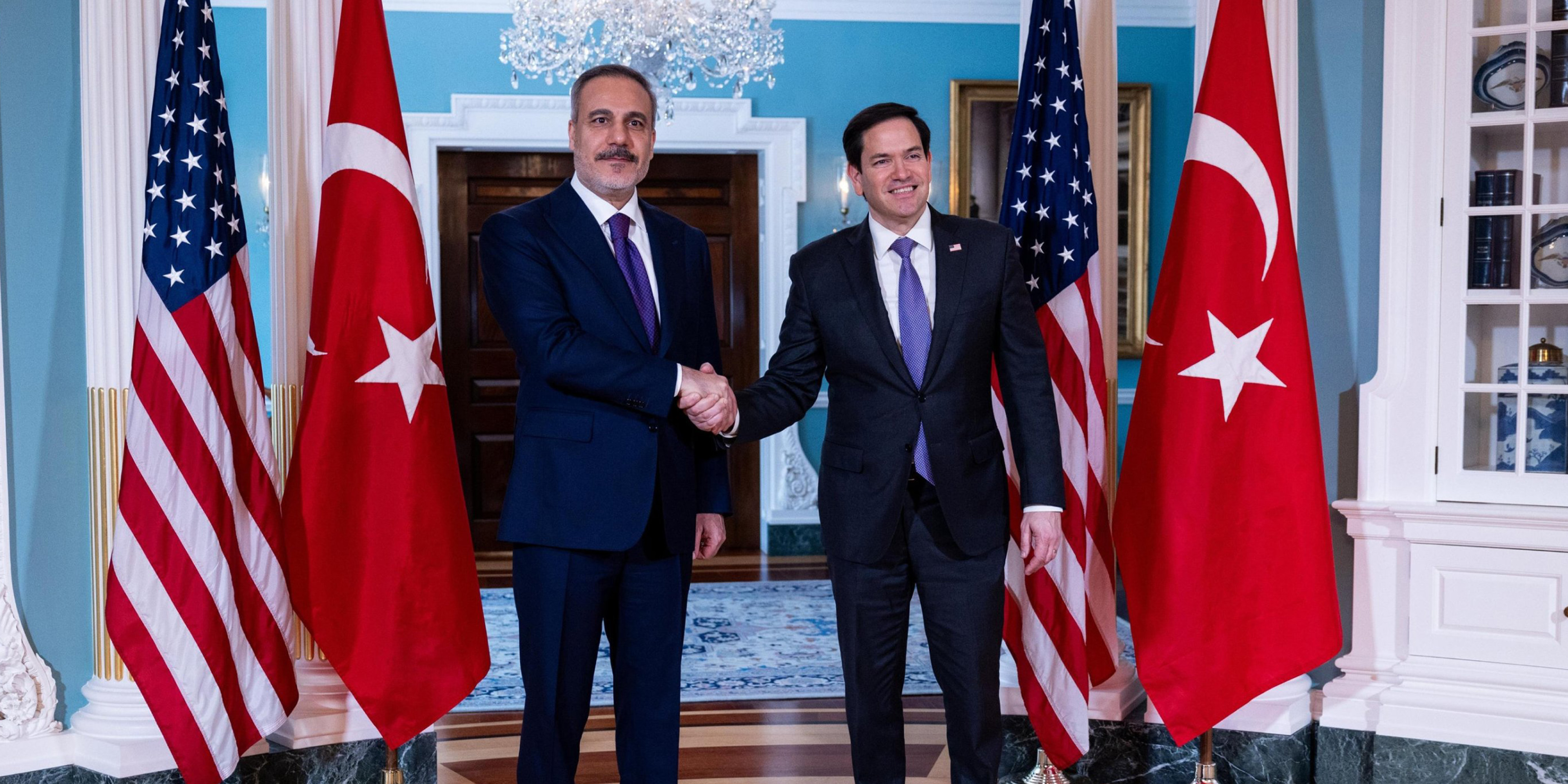 دوافع زيارة وزير الخارجية التركي إلى واشنطن