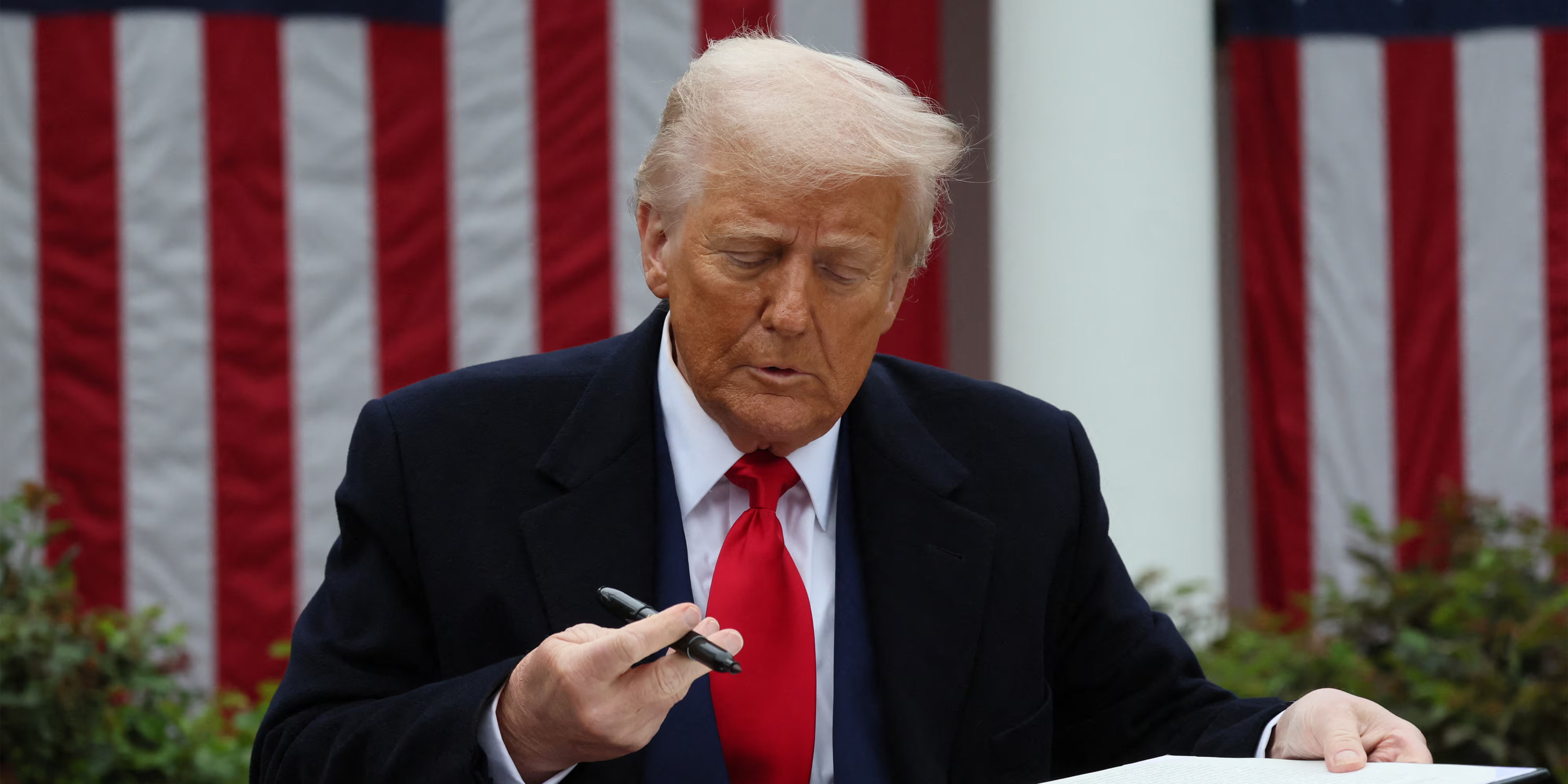 تأثير التعريفات الجمركية على القاعدة الانتخابية المؤيدة للرئيس ترامب