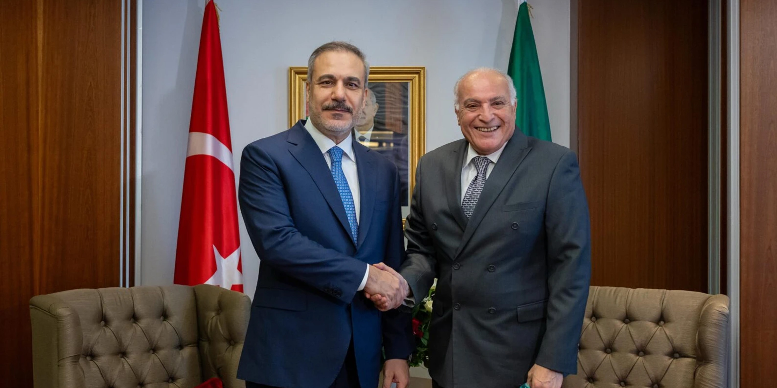 دوافع زيارة وزير الخارجية التركي إلى الجزائر