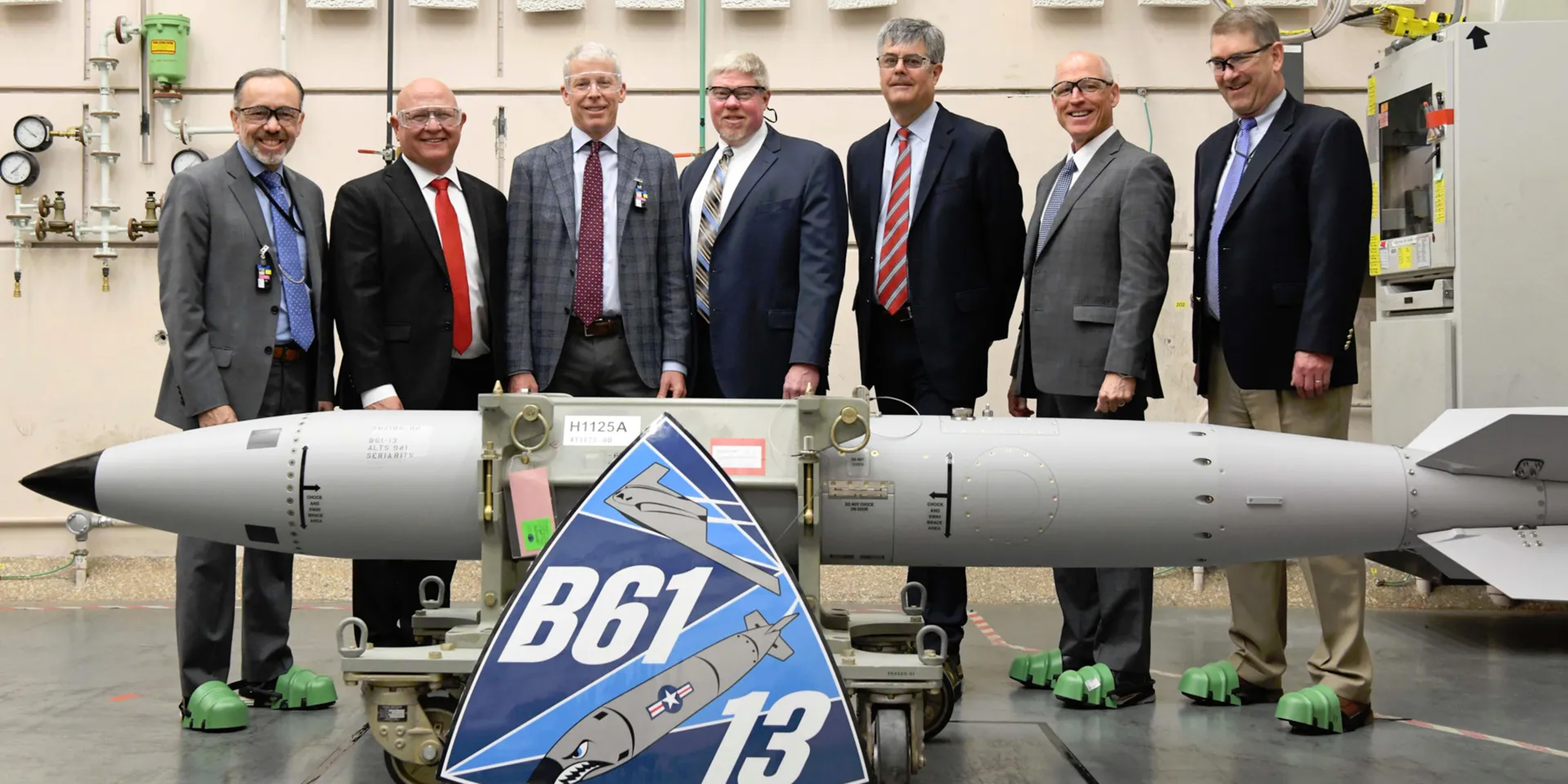 تداعيات خطة الولايات المتحدة لتطوير القنبلة النووية التكتيكية B61–13